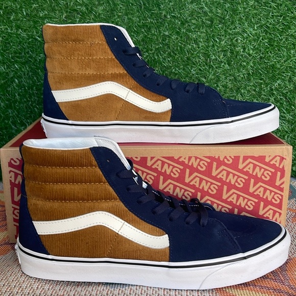 Vans WMNS Sk8-Hi High Top Blue/ Brown Corduroy
Sk8-Hi "Navy/Brown" - Picture 2 of 16